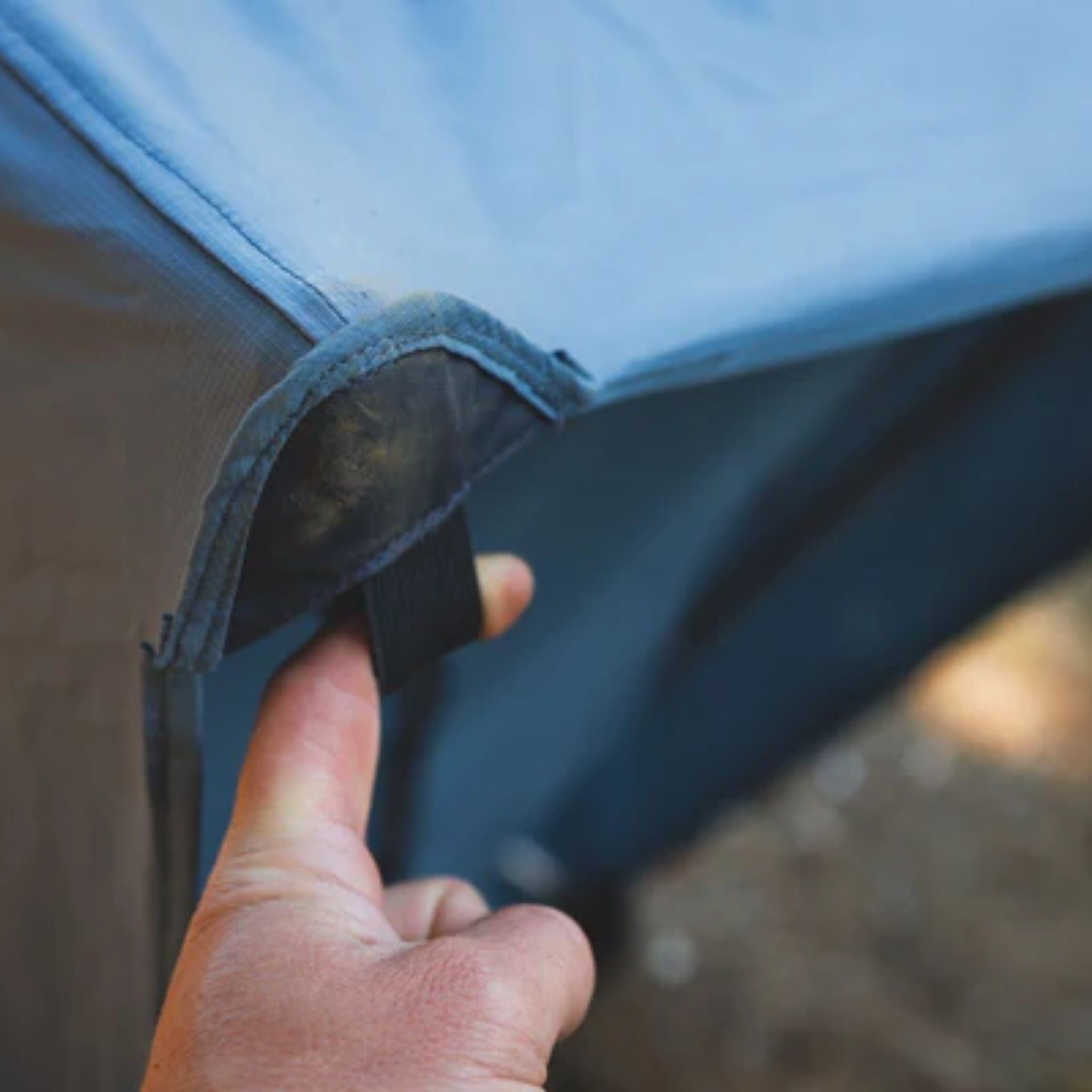 Ruffwear Mt. EverRest Insulated Dog Cot Cover – Wärmeisolierender Bezug für das Hundebett mit Windschutz und Premium - Komfort - Woofshack