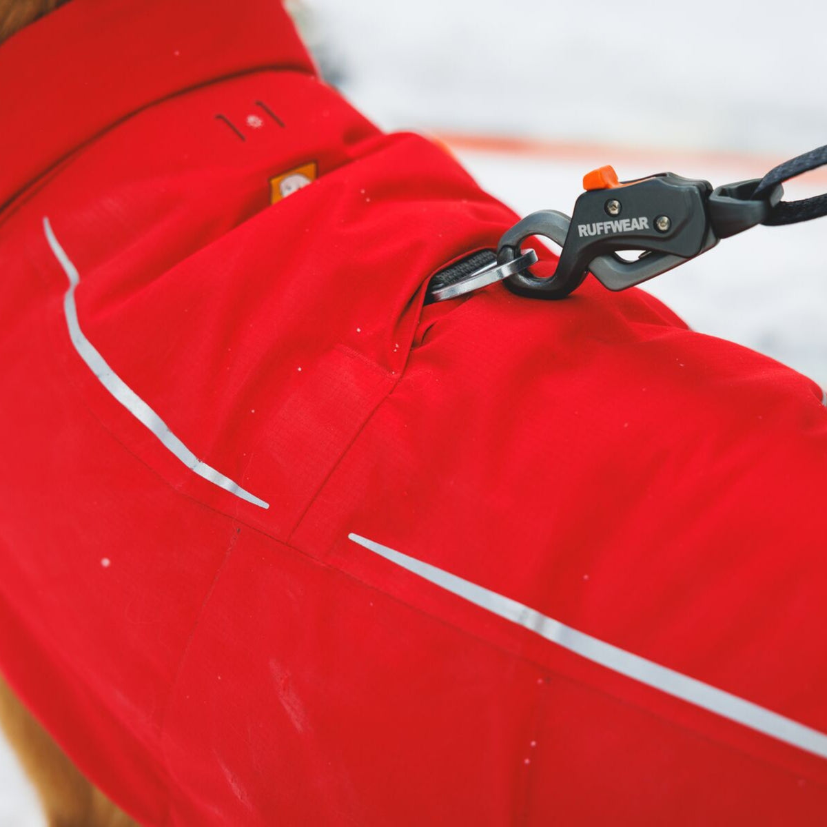 Ruffwear Powder Hound Vest – Wasserdichter wattierter Hundemantel für den Winter | Warm, Windgeschützt & Outdoor-tauglich