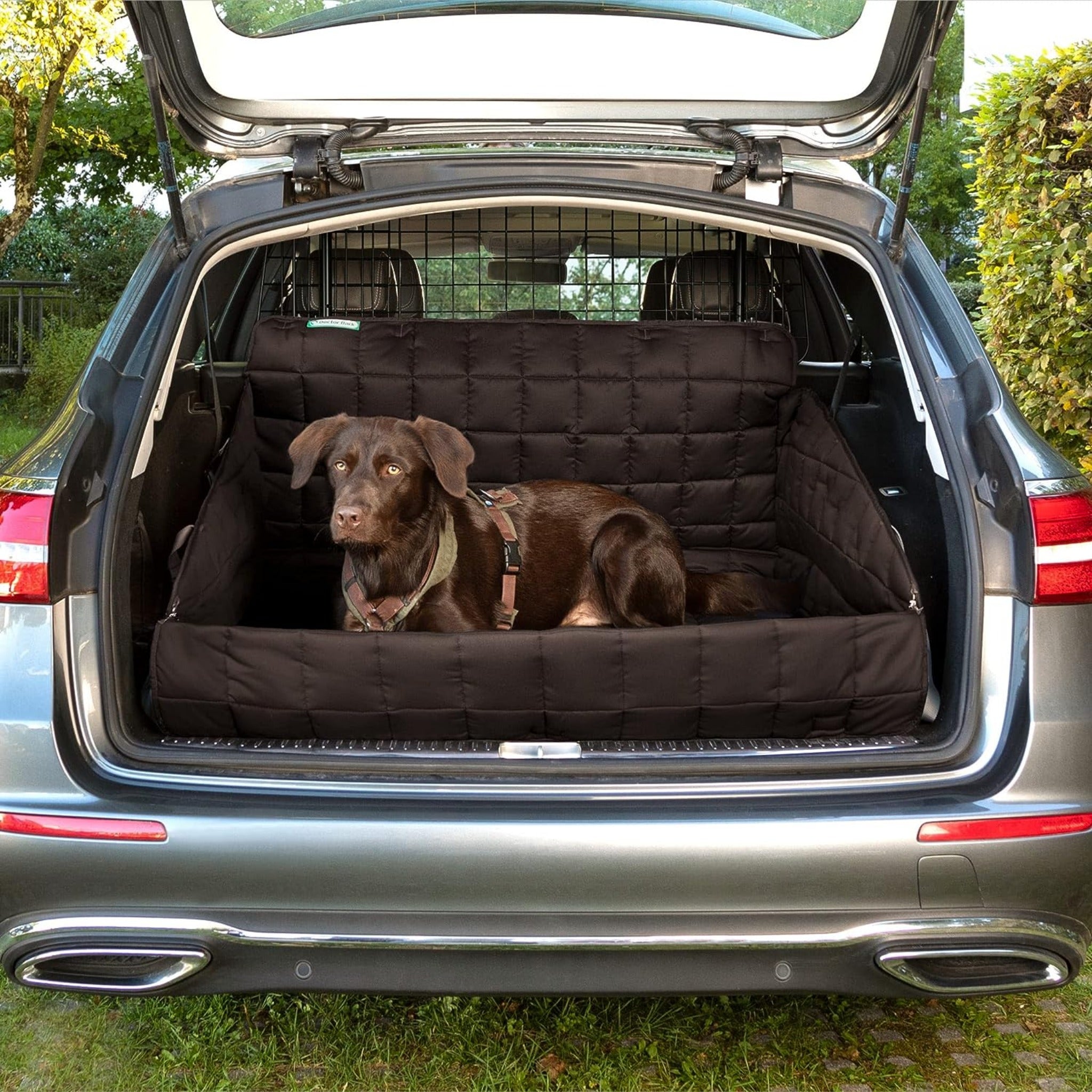 Doctor Bark Kofferraumdecke – Premium Rundum-Schutz mit Ladekantenschutz, rutschfest, waschbar bis 95°C & Made in Germany für Hunde