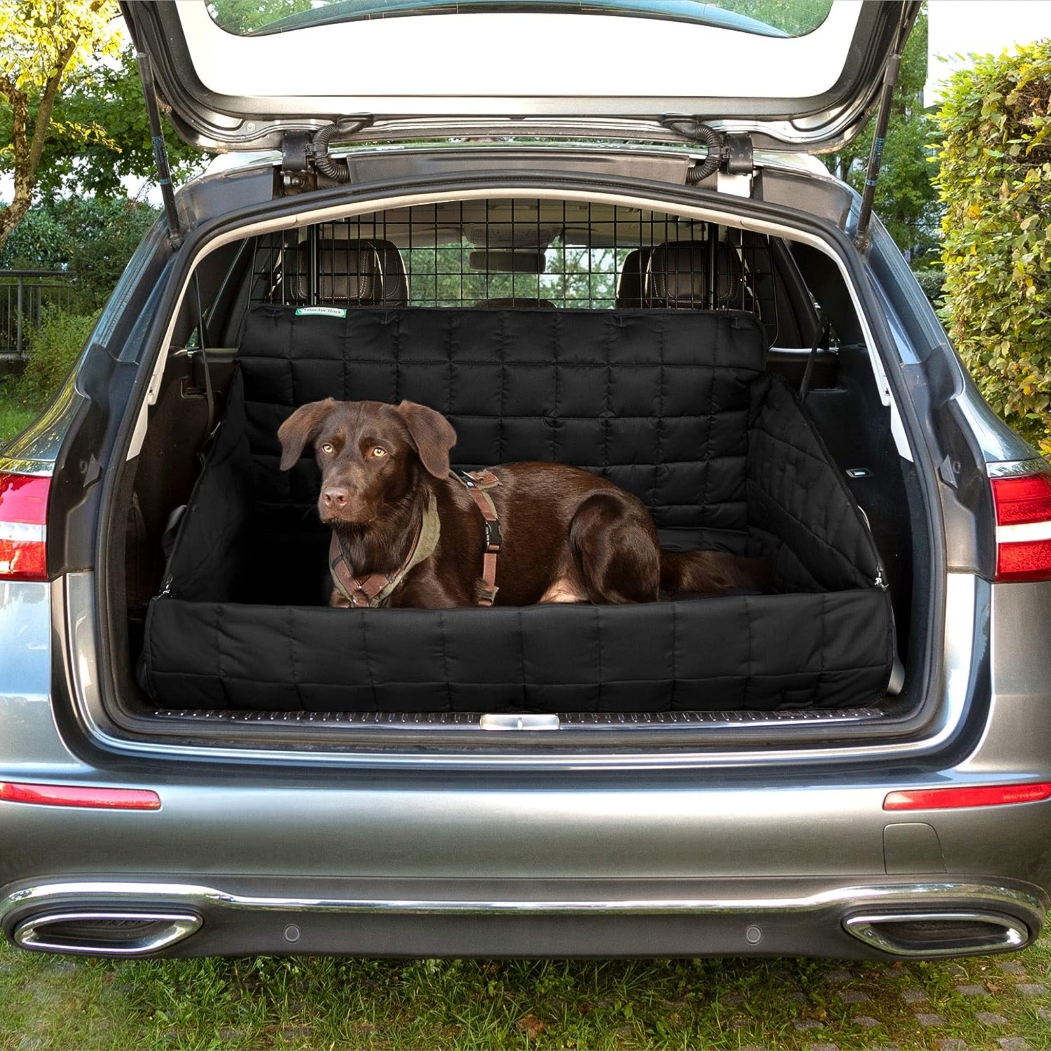 Doctor Bark Kofferraumdecke – Premium Rundum-Schutz mit Ladekantenschutz, rutschfest, waschbar bis 95°C & Made in Germany für Hunde