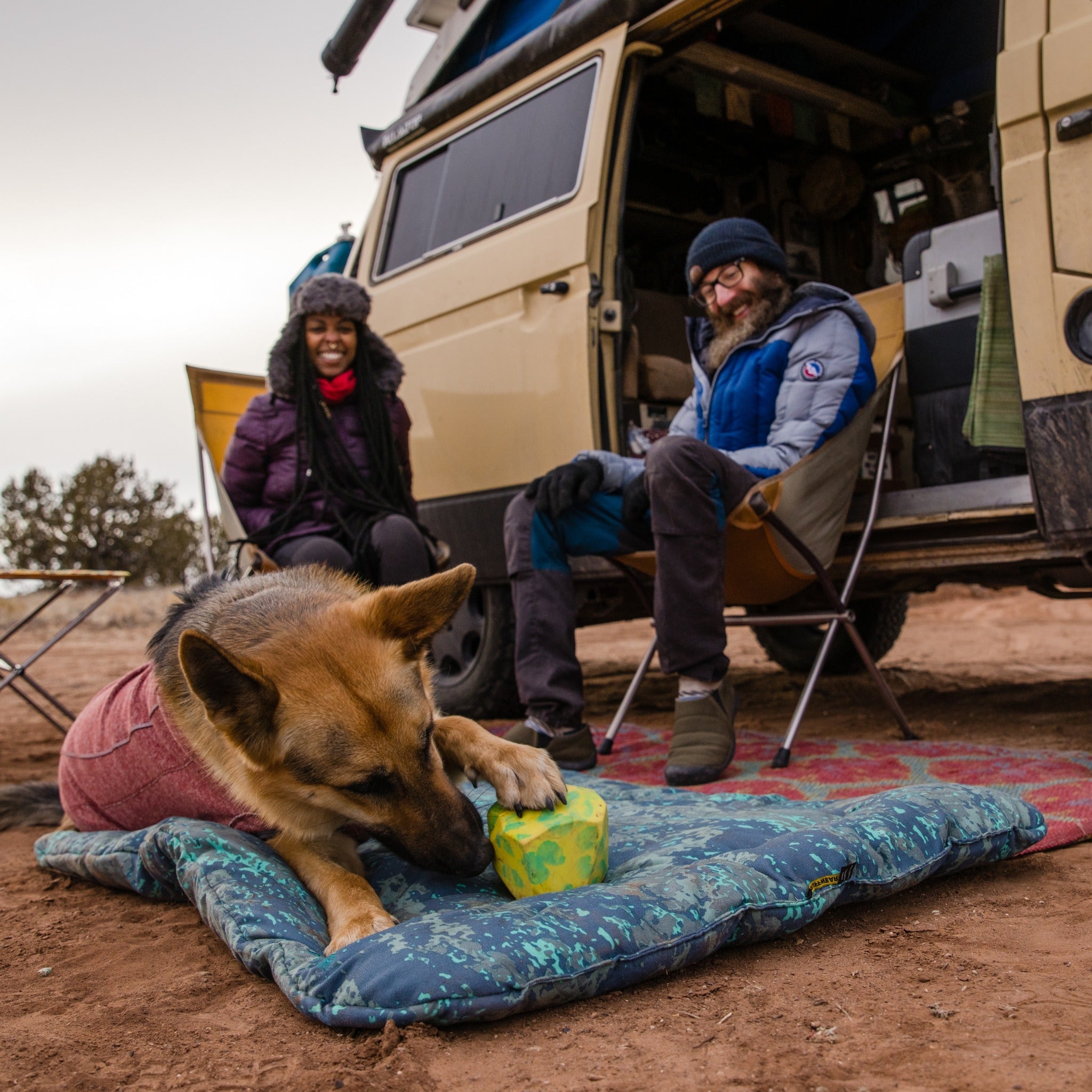 Ruffwear Gnawt-a-Rock™ Hundespielzeug, interaktiv & befüllbar - Woofshack