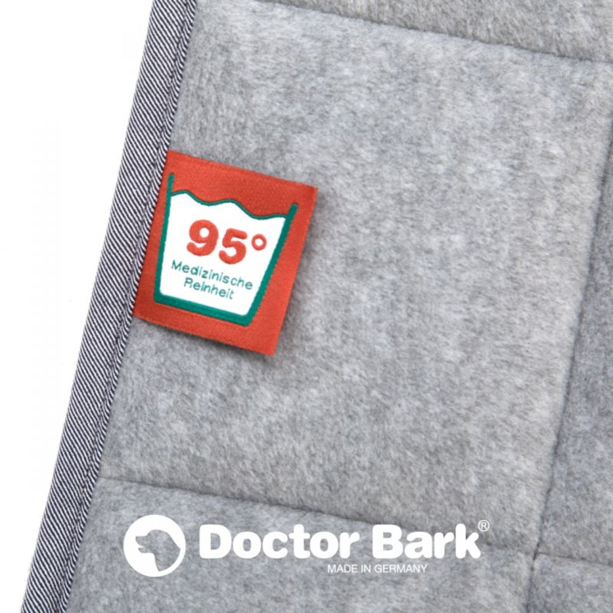 Doctor Bark Fleece - Steppdecke - Woofshack
