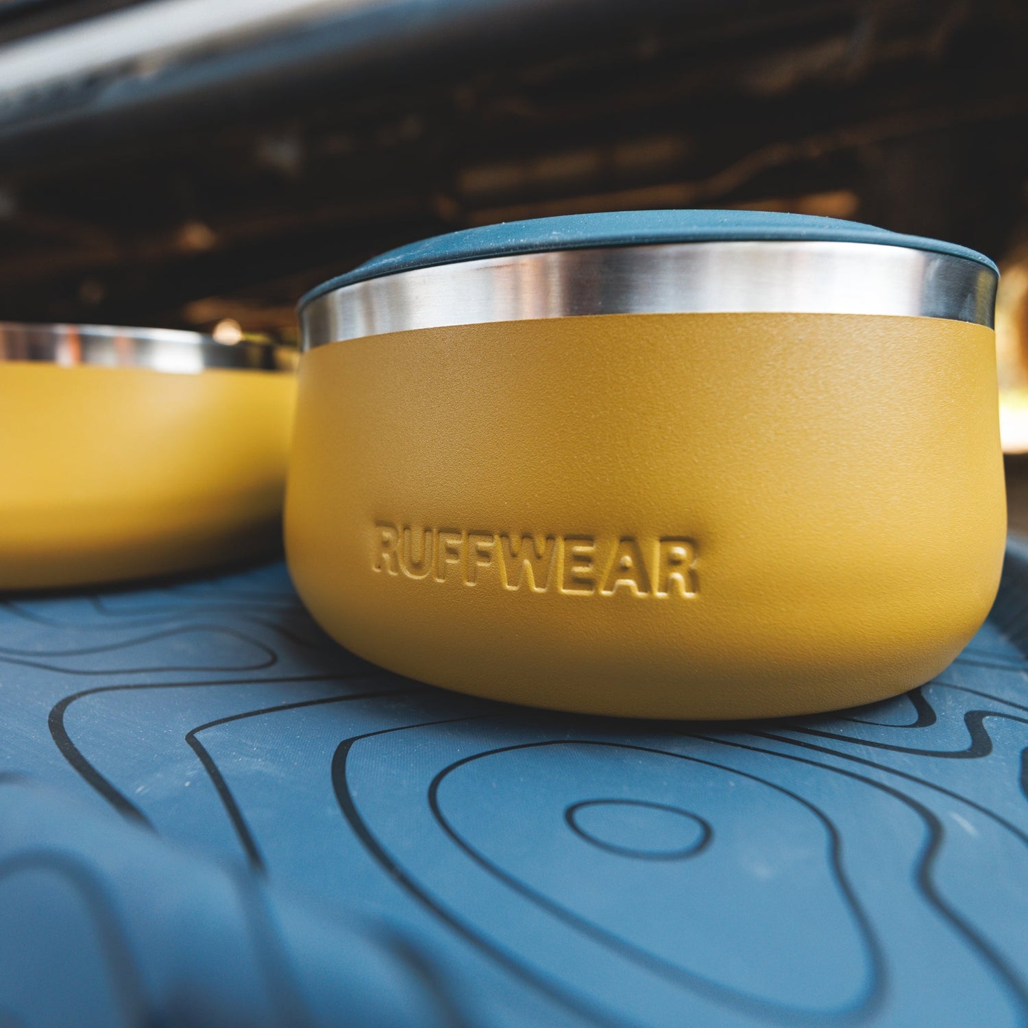 Ruffwear Basecamp Bowl – Robuster Premium Hundenapf aus Edelstahl für Outdoor - Abenteuer &amp; Zuhause - Woofshack