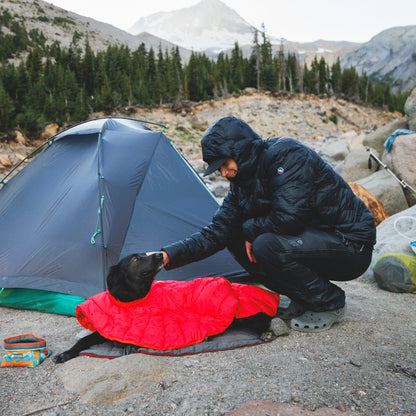 Ruffwear Palisades Sleep Poncho – Isolierter Outdoor - Schlafponcho für kalte Nächte und Camping - Abenteuer mit Hund - Woofshack