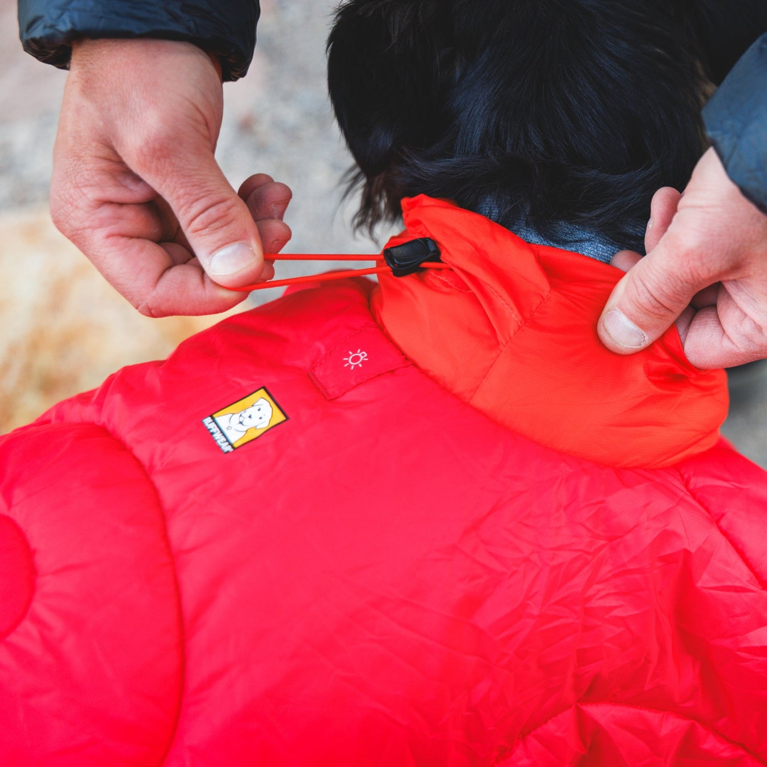 Ruffwear Palisades Sleep Poncho – Isolierter Outdoor - Schlafponcho für kalte Nächte und Camping - Abenteuer mit Hund - Woofshack