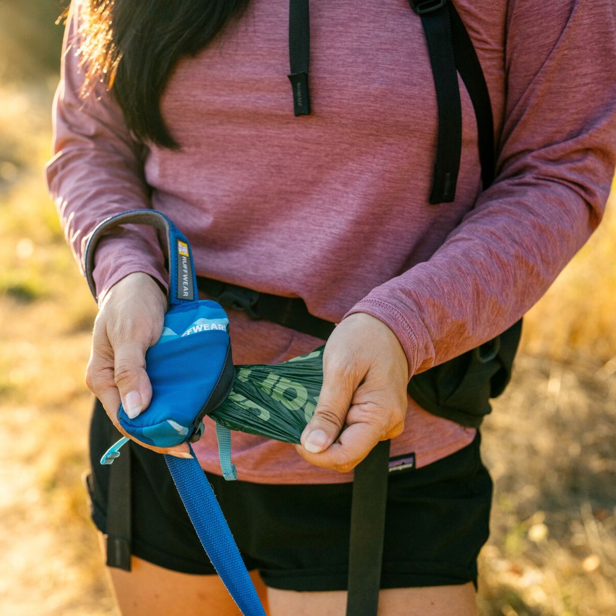 Ruffwear Stash Bag Mini – Robuster Kotbeutelspender für Hunde, immer griffbereit am Halsband oder Geschirr