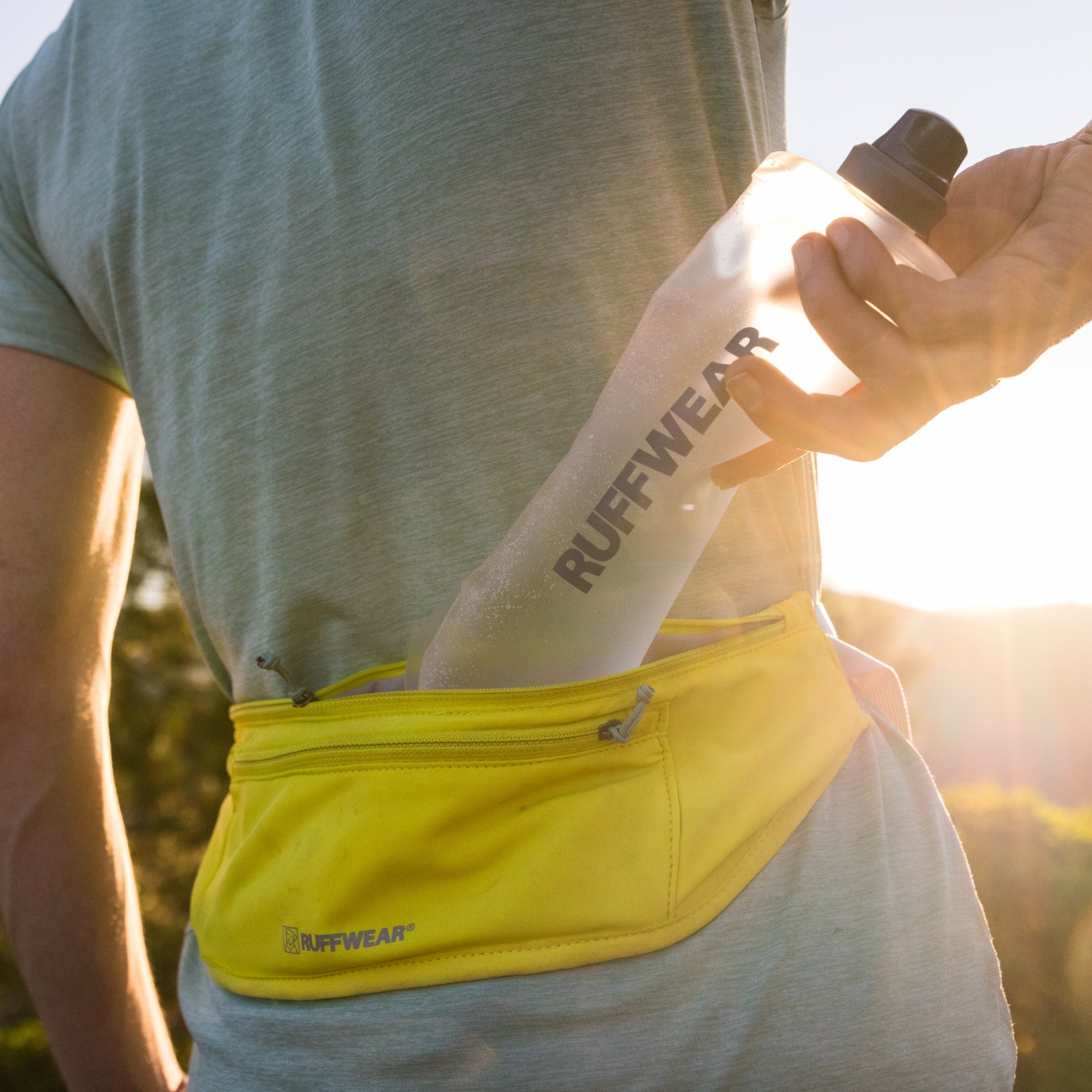 Ruffwear Trail Runner Running Vest – Ultraleichte Laufweste &amp; Trinkrucksack für aktive Hunde - Woofshack
