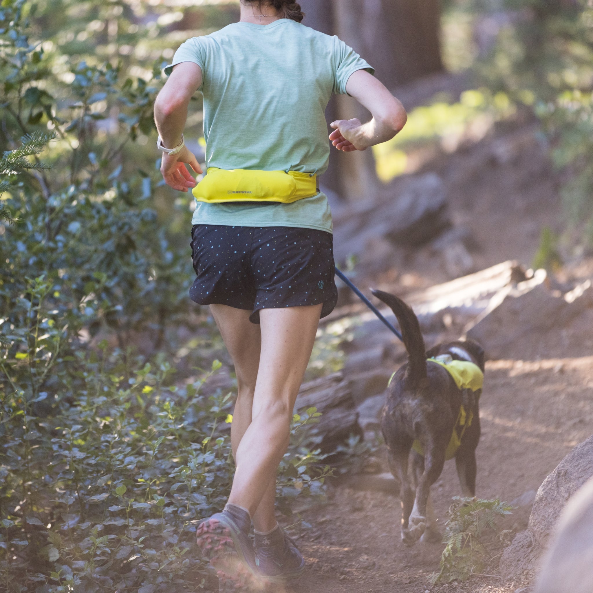 Ruffwear Trail Runner Running Vest – Ultraleichte Laufweste &amp; Trinkrucksack für aktive Hunde - Woofshack