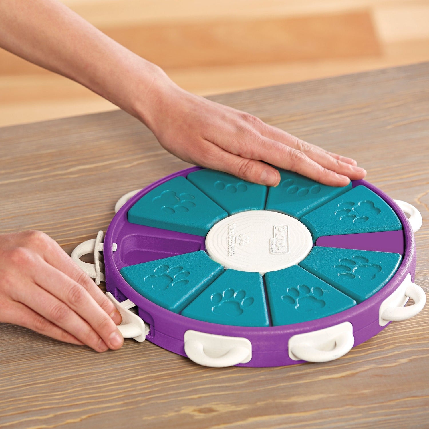 Nina Ottosson Dog Twister, Intelligenzspielzeug - Woofshack