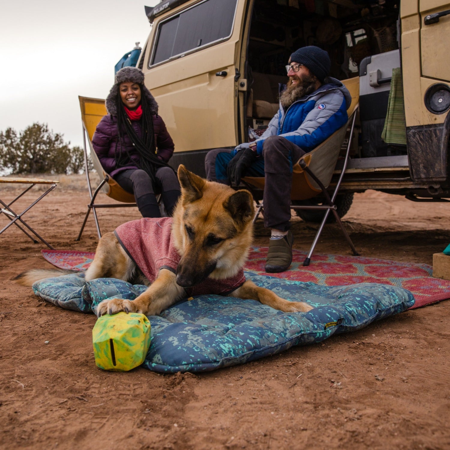 Ruffwear Gnawt-a-Rock™ Hundespielzeug, interaktiv &amp; befüllbar - Woofshack